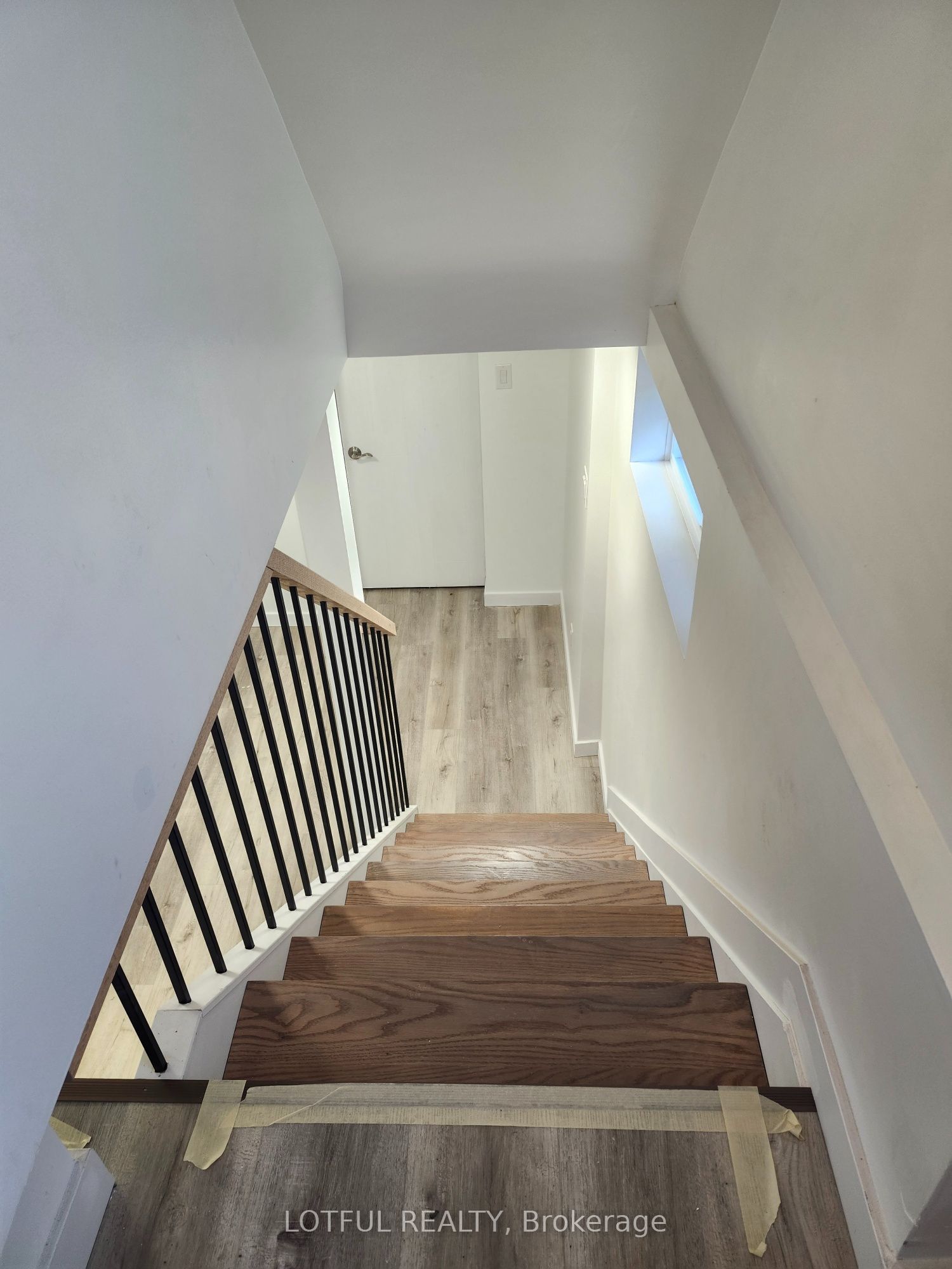 Unit B - 907 Smyth Road, Ottawa 3