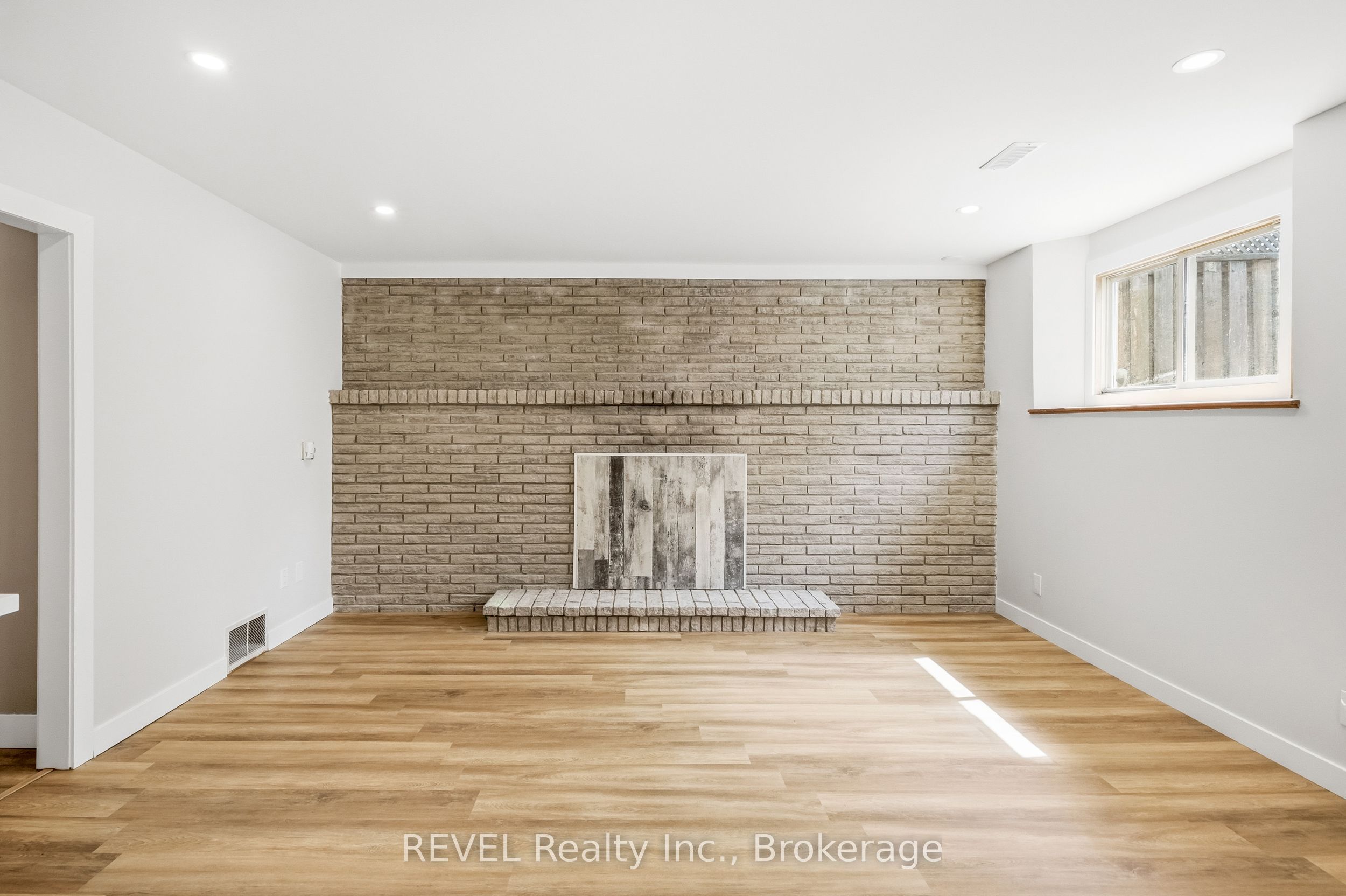 Unit LOWER - 6166 Wildrose Crescent, Niagara Falls 3
