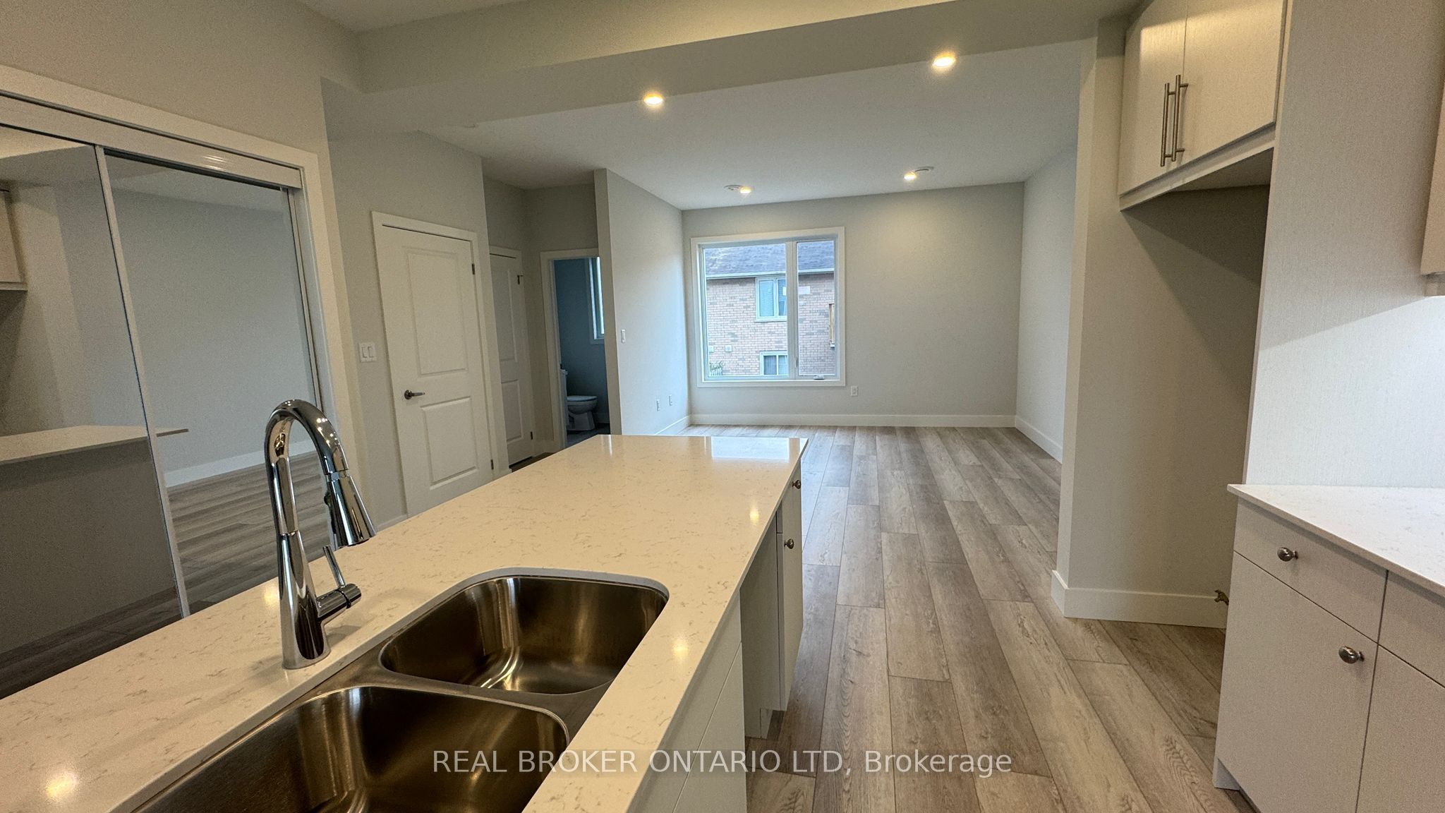 Unit 44 - 925 Deveron Crescent, London 5
