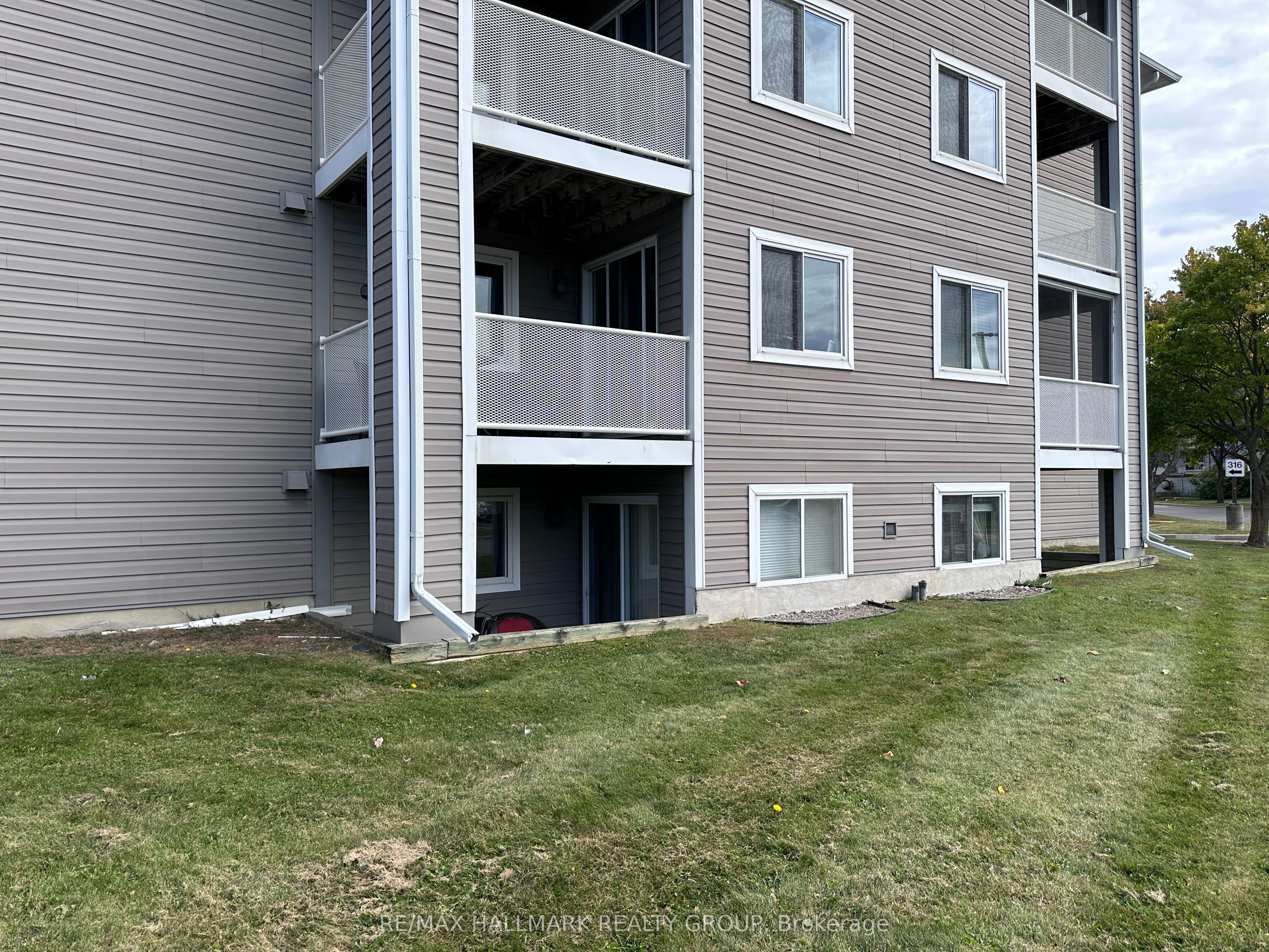 Unit 102 - 316 Lorry Greenberg Drive, Ottawa 3