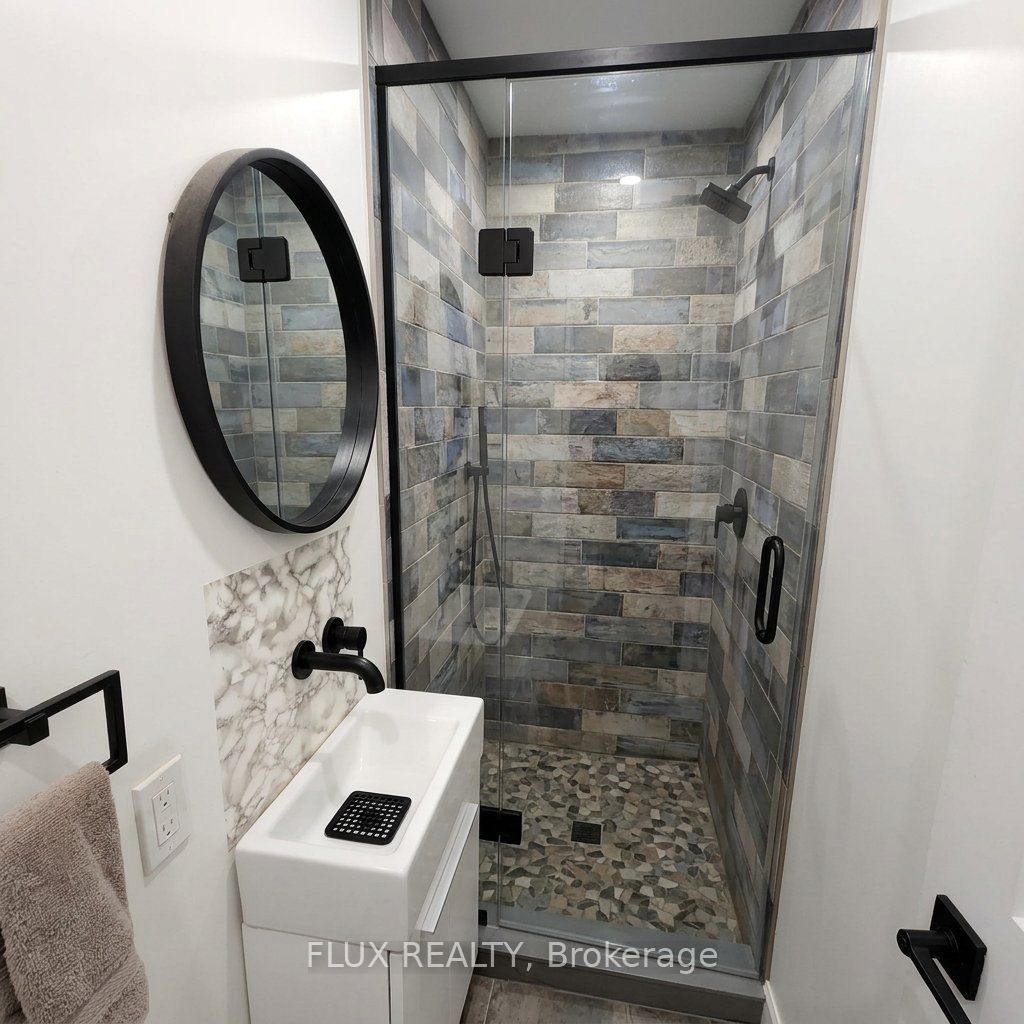 Unit 14 - 195 Waterloo Street S, Stratford 2