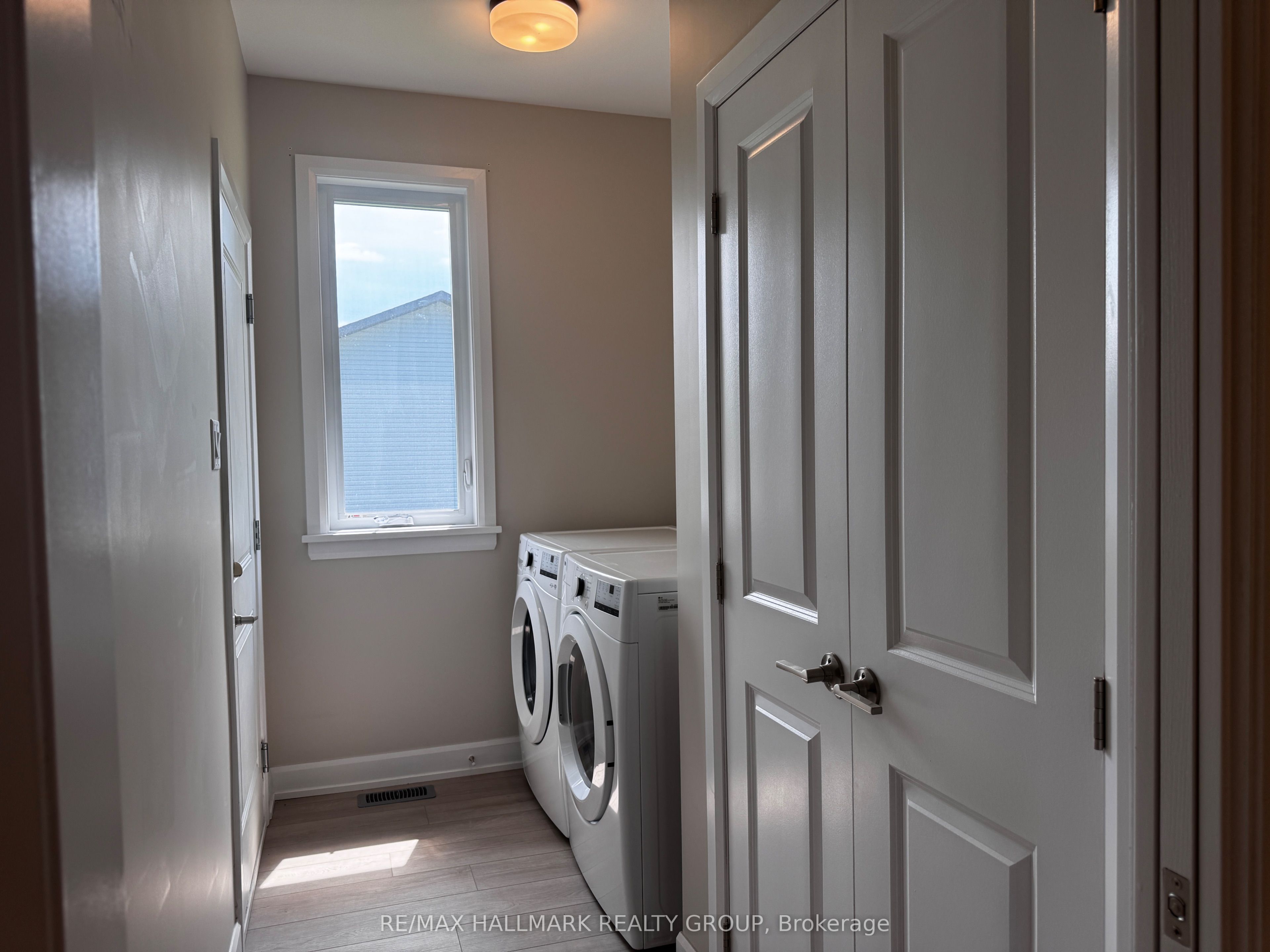 1513 FLANDERS Road, Brockville 4