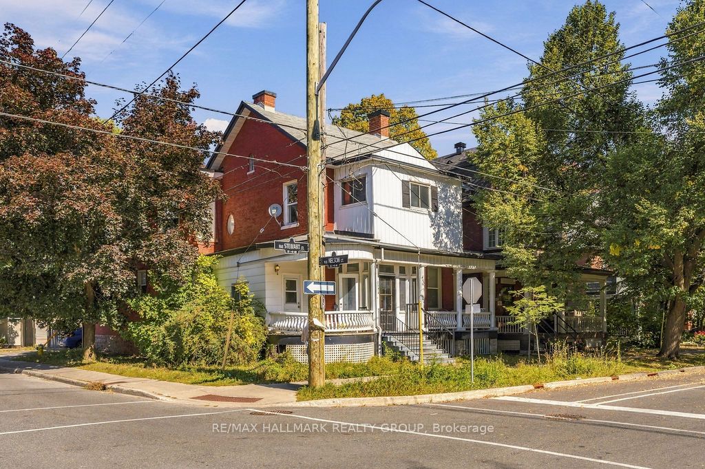 Unit 2 - 155 Stewart Street, Ottawa 2