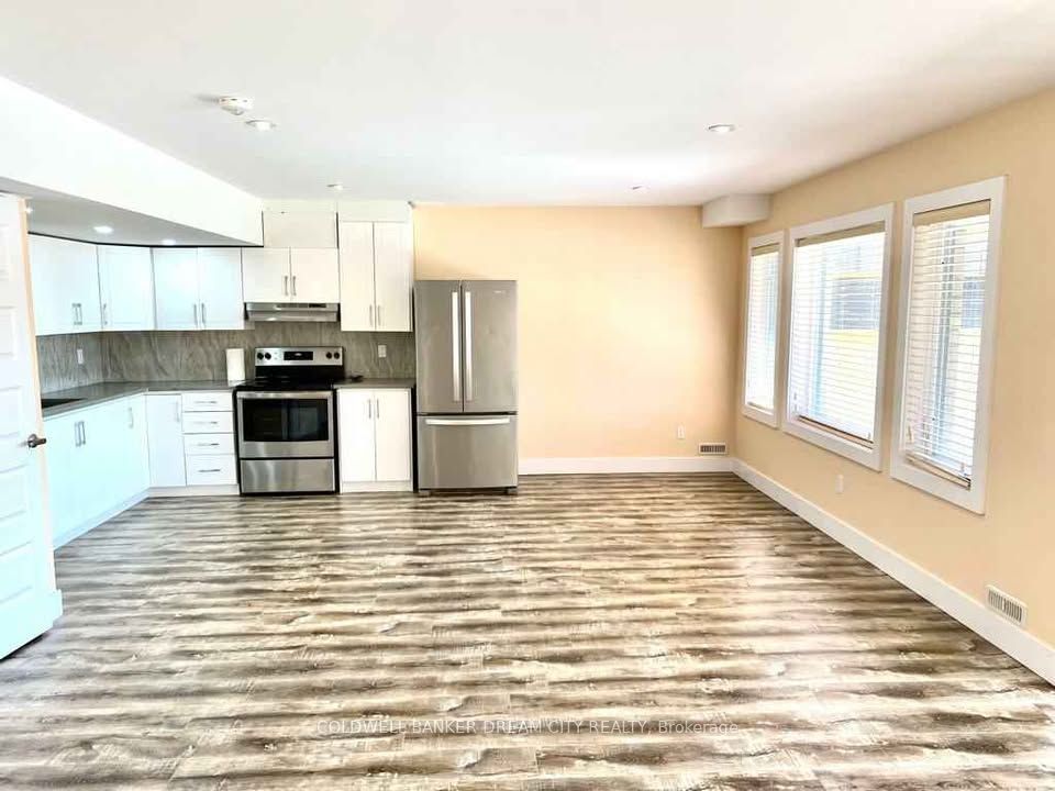 Unit Lower - 1236 Medway Park Drive, London 3
