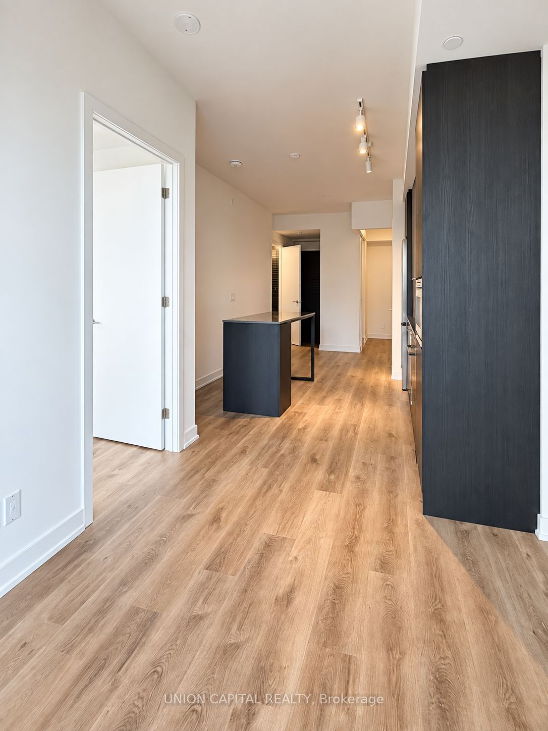 Unit 618 - 101 John Street N, Hamilton 4