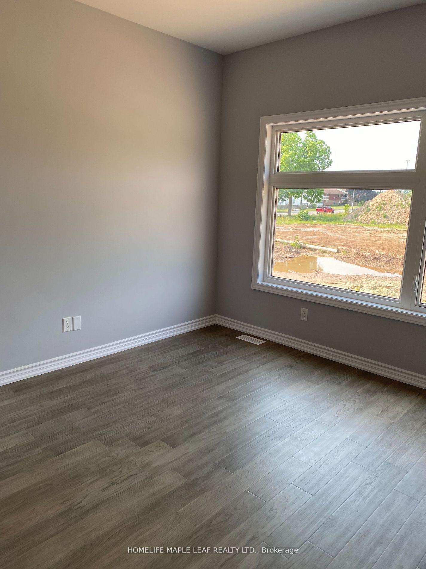 Unit 6 - 5672 Dorchester Road, Niagara Falls 5