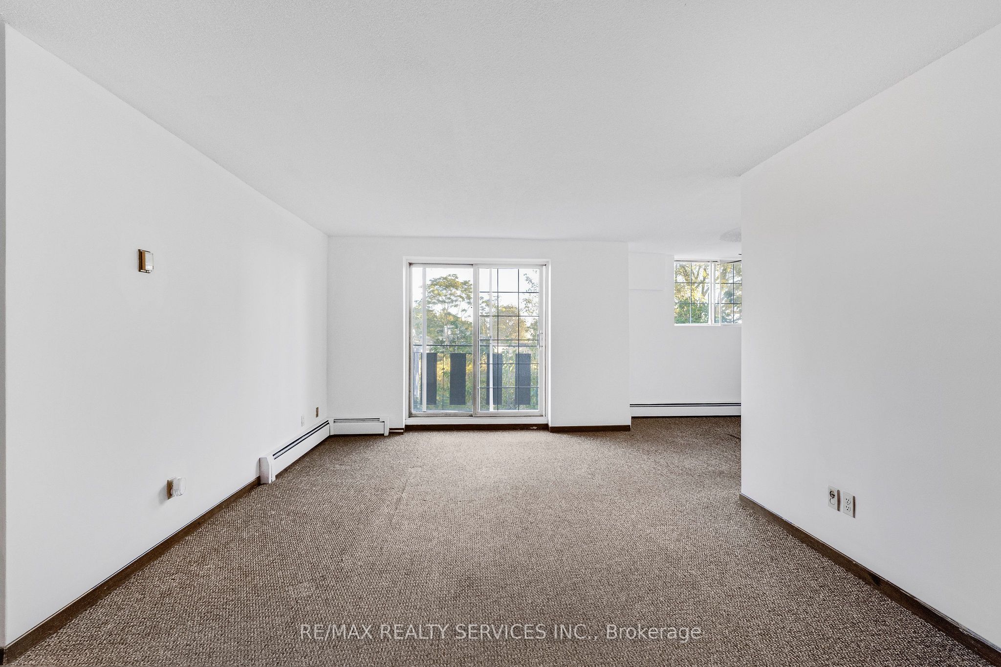 Unit 206 - 4218 Portage Road, Niagara Falls 2