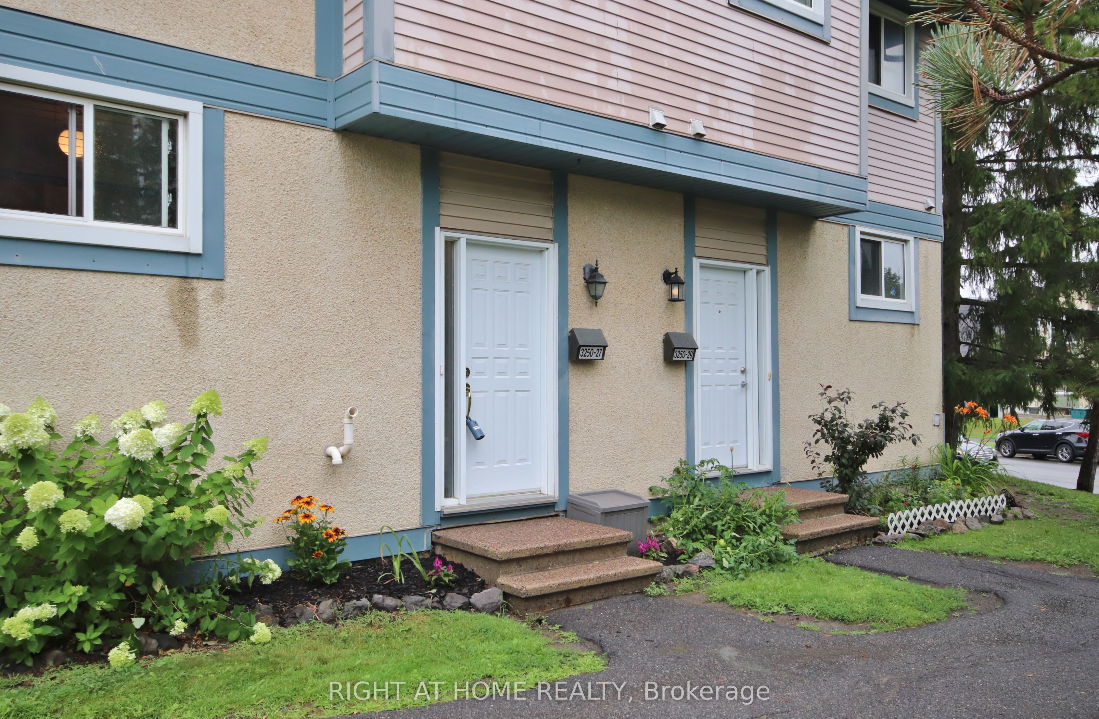 Unit 27 - 3250 Uplands Drive, Ottawa 2