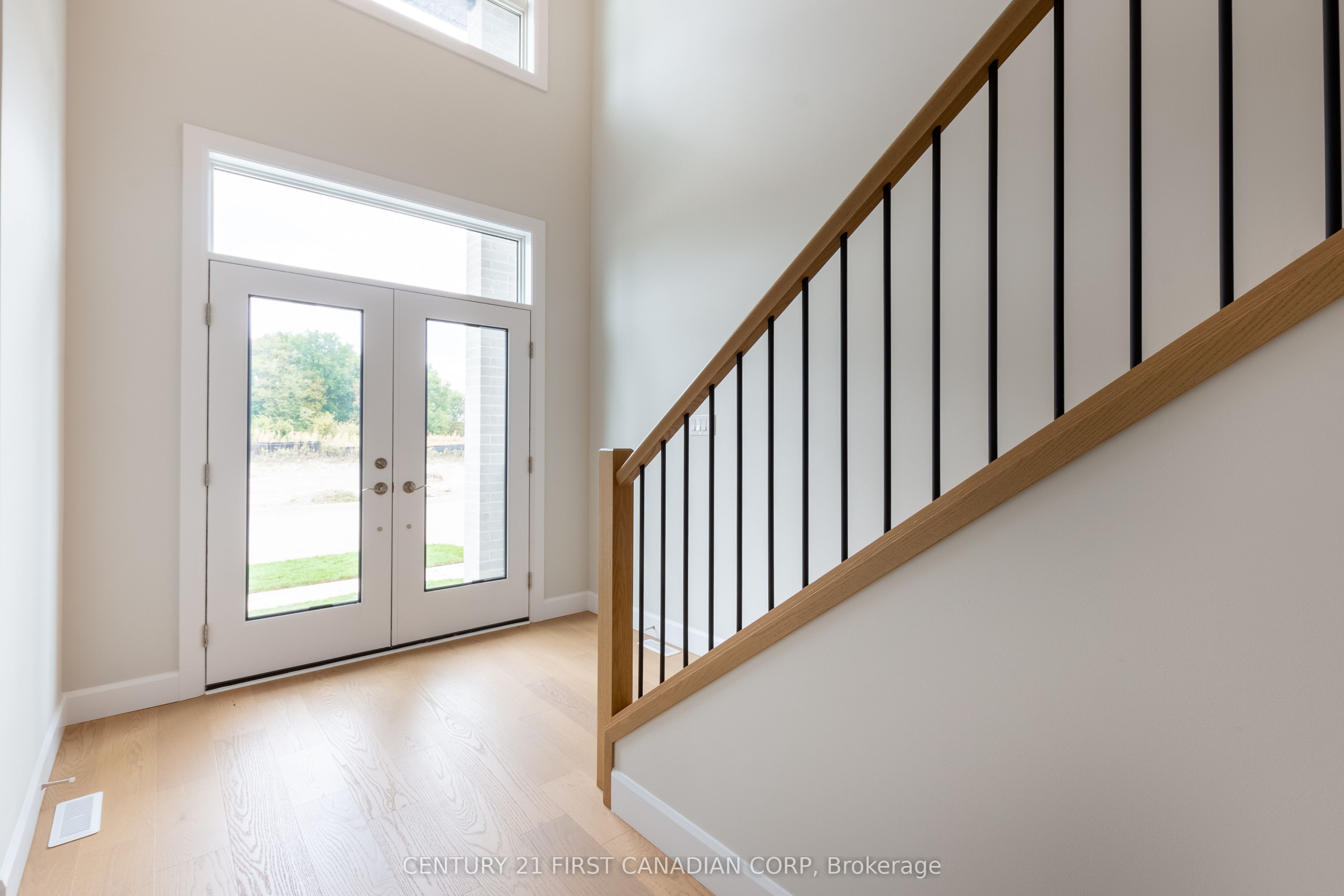 6453 Royal Magnolia Avenue, London 3