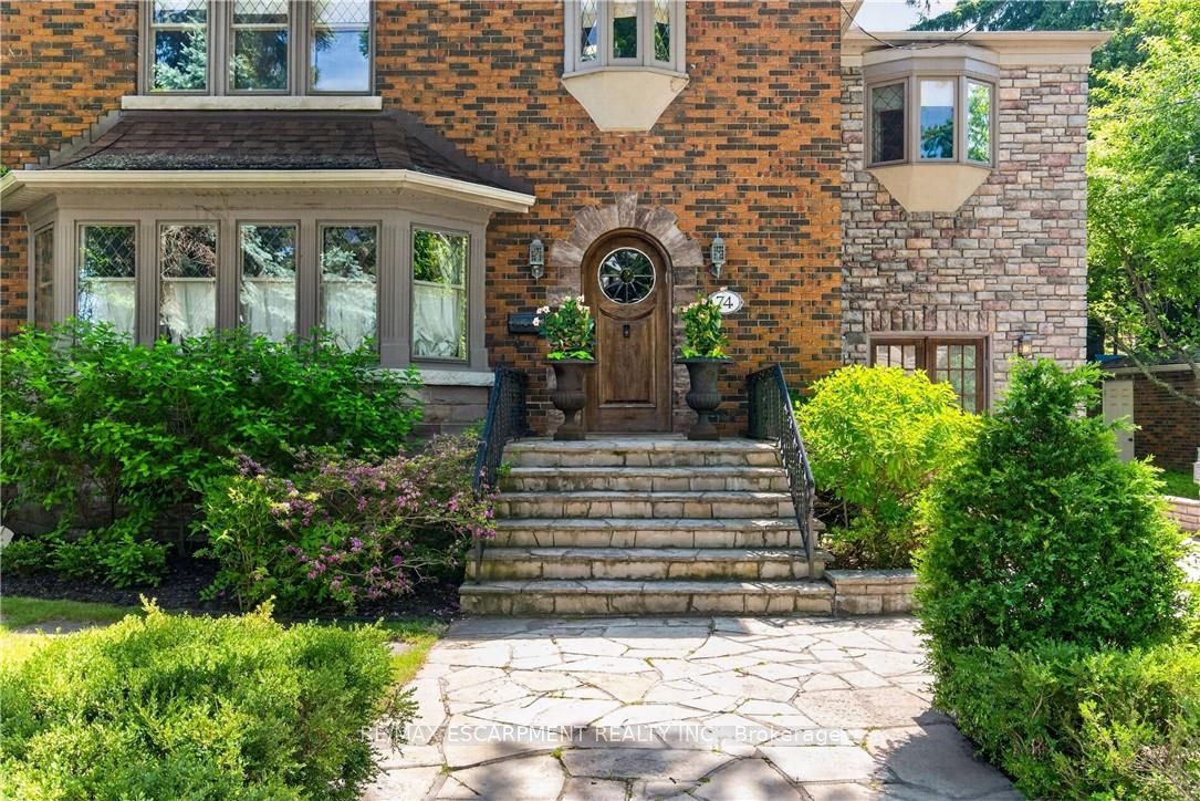 74 OAK KNOLL Drive, Hamilton 3