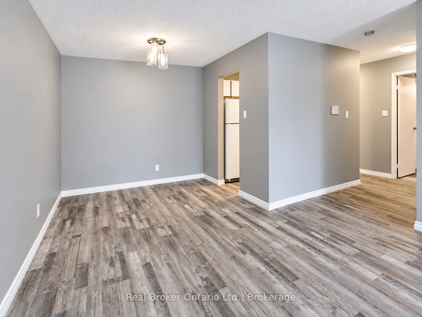 Unit 101 - 725 Deveron Crescent, London 4