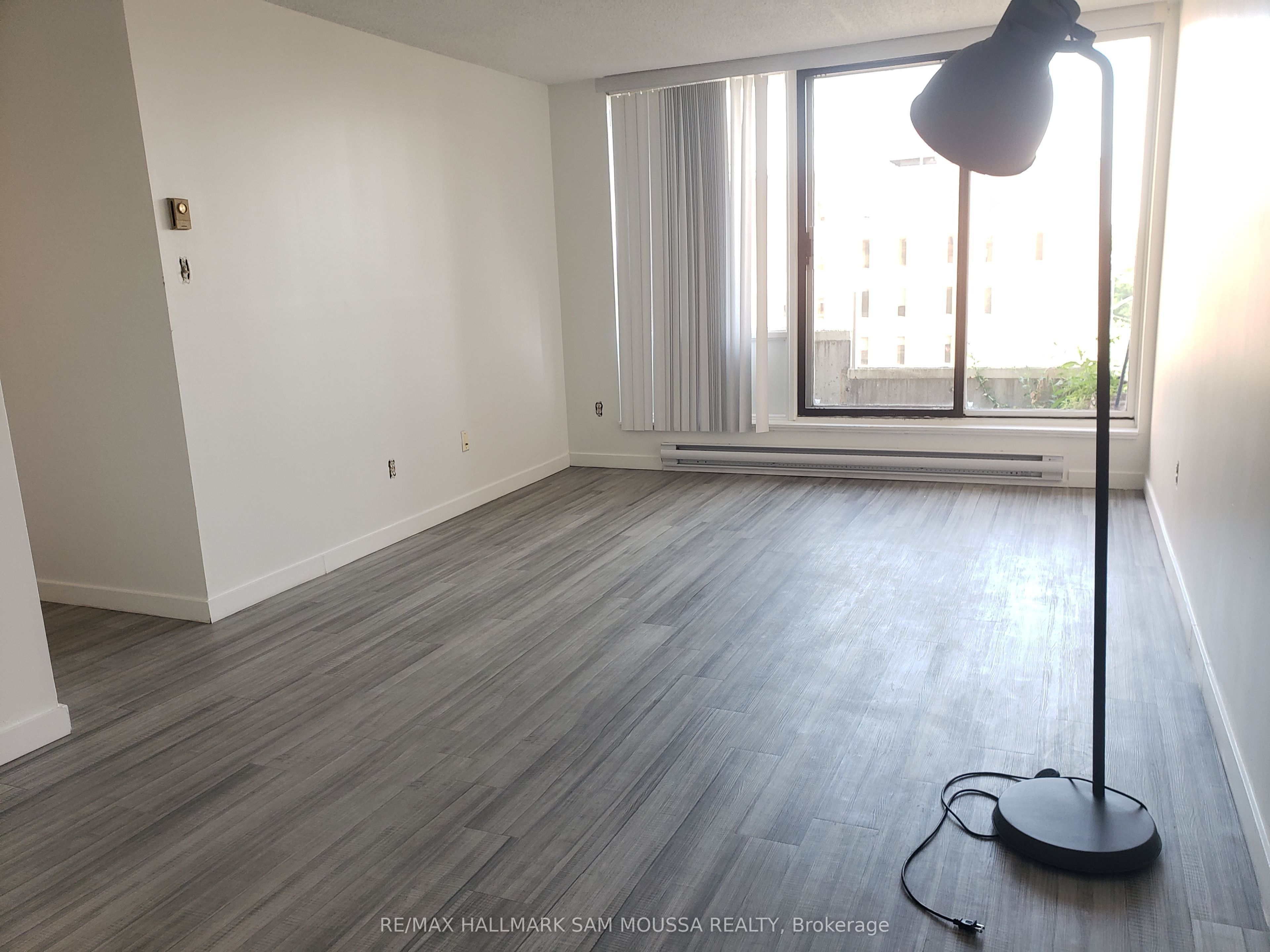 Unit 413 - 1177 Belanger Avenue, Ottawa 2