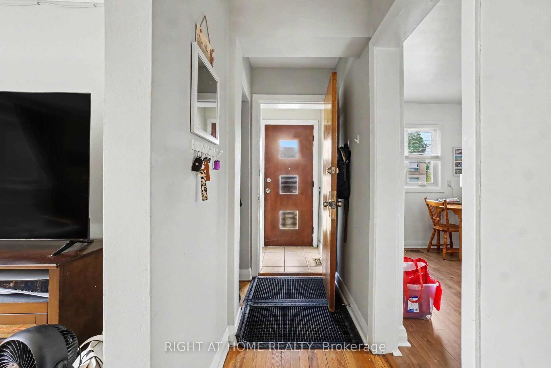Unit 1 - 707 Edison Avenue, Ottawa 3